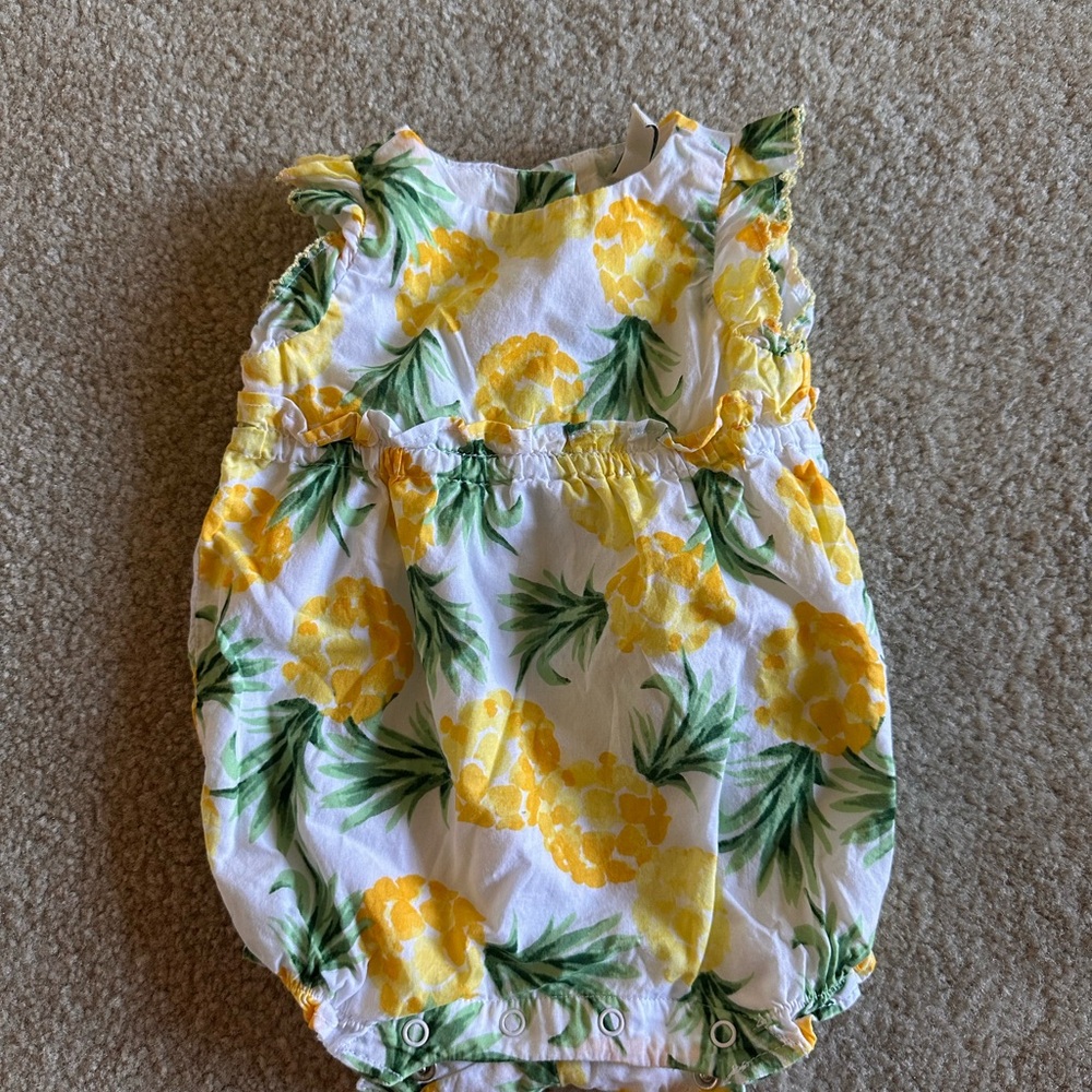 Janie and Jack Pineapple Bubble Romper, size 0-3 months